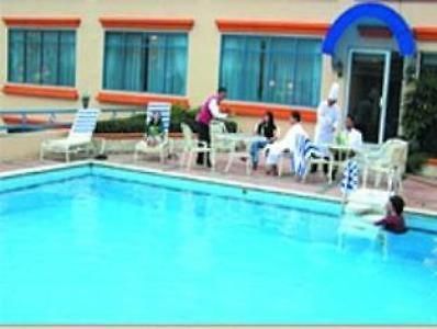 فندق ميدانفي  Semarak International المظهر الخارجي الصورة